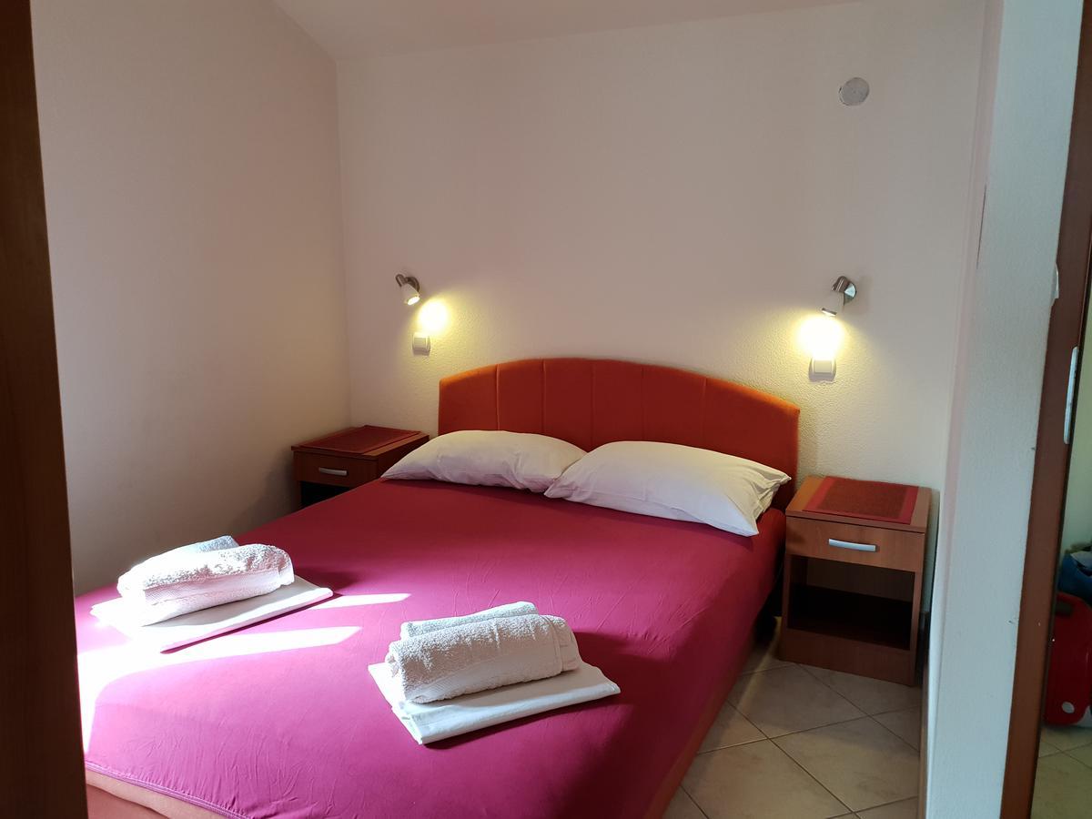 Apartments Klakor Ps ティヴァト エクステリア 写真