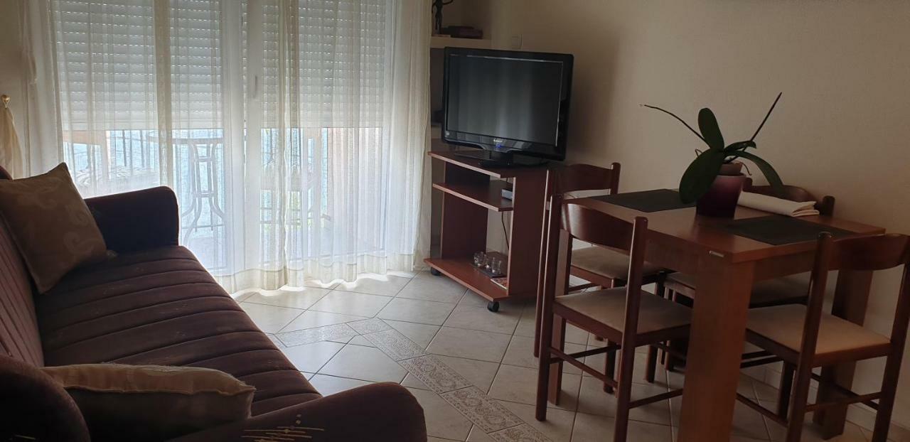 Apartments Klakor Ps ティヴァト エクステリア 写真